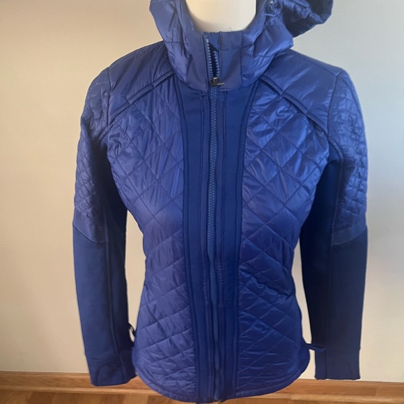 Athleta bright blue athletic jacket lightweight with pockets and hood - Picture 2 of 12